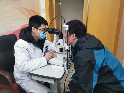 這場(chǎng)干眼癥現(xiàn)場(chǎng) 即興 調(diào)研中,超過(guò)五分之一的員工紛紛舉手